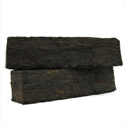 Dark Plug Rose Geranium